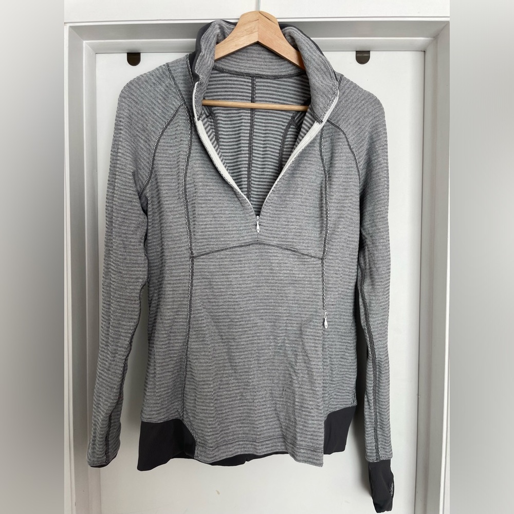 Lululemon on running shirt